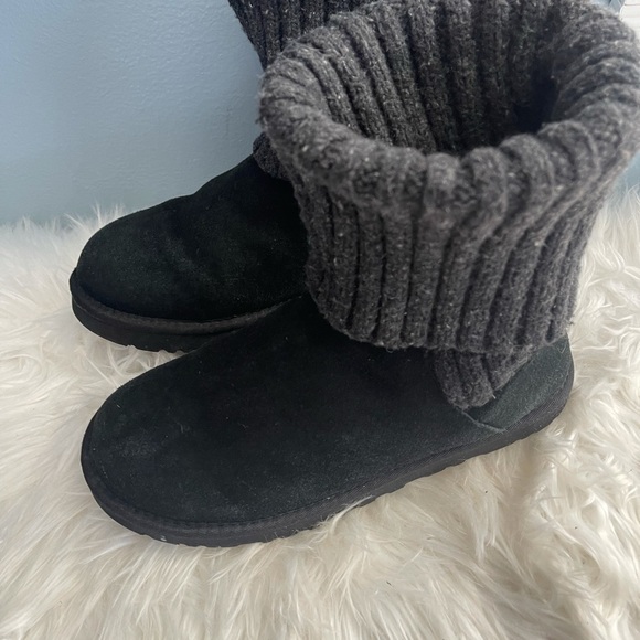 UGG CAMBRIDGE BLACK KNOT BOOTS SIZE 9 - Picture 3 of 8